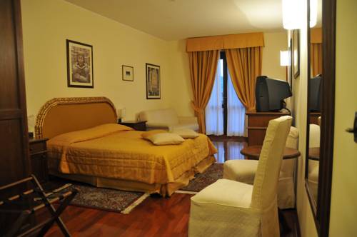 Imagen general del Hotel La Bastiglia. Foto 1
