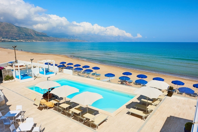 Imagen de la habitación del Hotel La Battigia. Foto 10