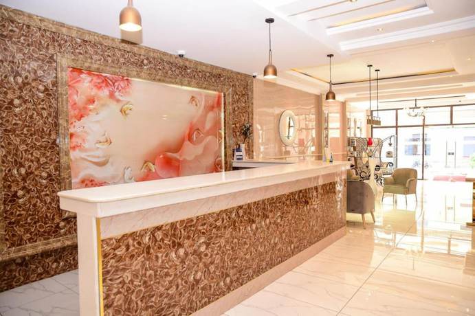 Imagen de los interiores del Hotel La Beila Meru. Foto 16