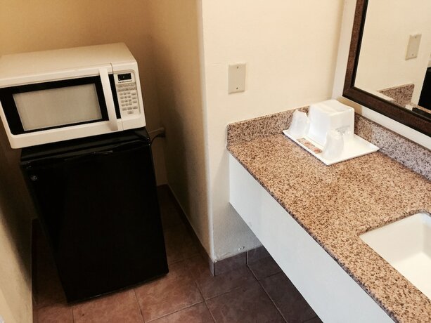 Imagen general del Hotel La Bella Inn. Foto 3