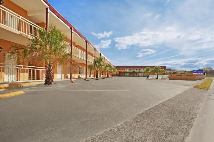 Imagen general del Hotel La Bella Inn. Foto 15