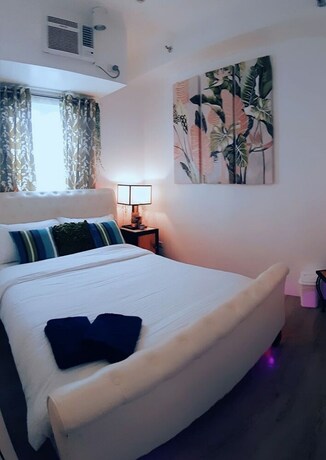 Imagen de la habitación del Hotel La Bella Tagaytay Residences. Foto 18