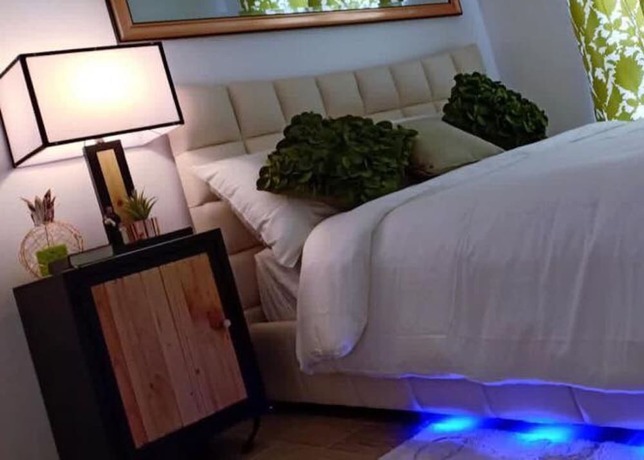 Imagen de la habitación del Hotel La Bella Tagaytay Residences. Foto 19