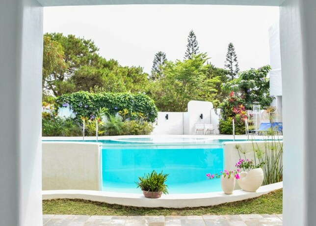 Imagen de la piscina del Hotel La Bella Tagaytay Residences. Foto 32