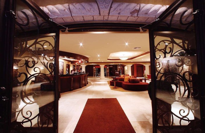 Imagen de los interiores del Hotel La Bellasera And Suites. Foto 12