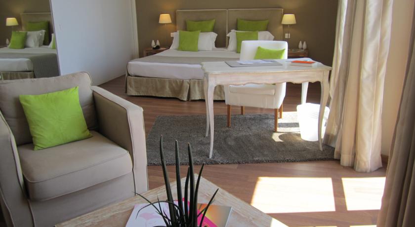 Imagen de la habitación del Hotel La Belle Aurore, Sainte-Maxime. Foto 3