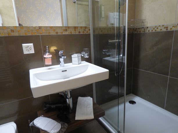 Imagen de la habitación del Hotel La Belle Croix. Foto 2