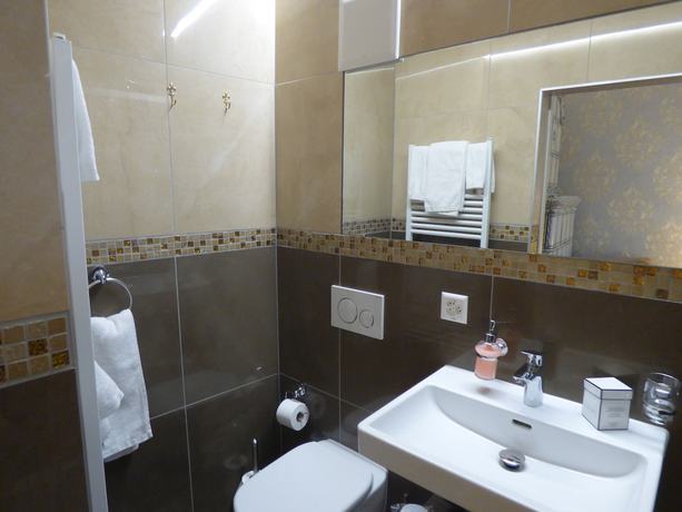 Imagen de la habitación del Hotel La Belle Croix. Foto 8