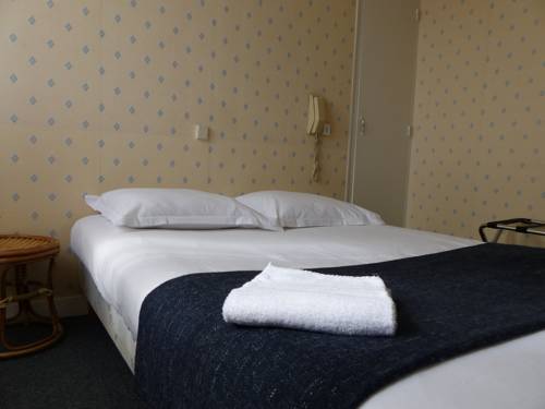 Imagen de la habitación del Hotel La Belle Etoile, Saint Nazaire. Foto 6