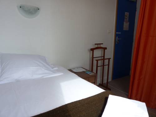 Imagen de la habitación del Hotel La Belle Etoile, Saint Nazaire. Foto 7