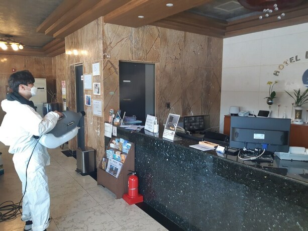 Imagen de los interiores del Hotel La Belle In Tongyeong. Foto 35
