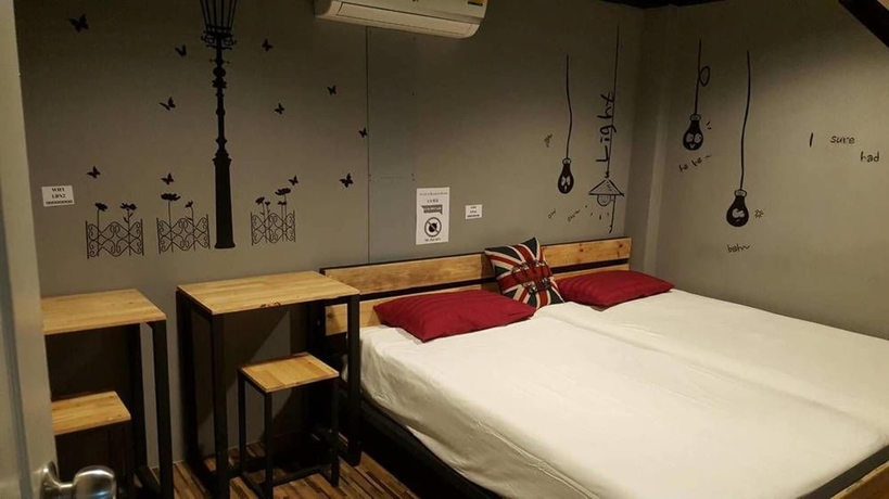 Imagen de la habitación del Hotel La Belle Nuit House. Foto 13