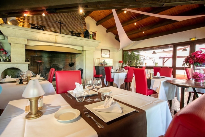 Imagen del bar/restaurante del Hotel La Belle Poule. Foto 2