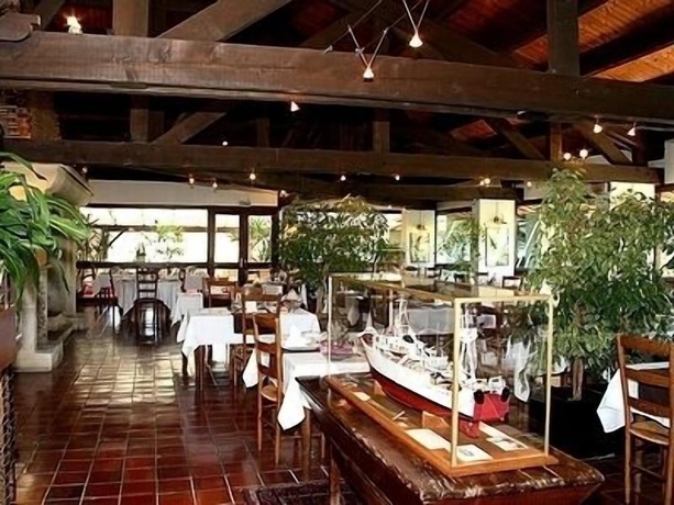 Imagen del bar/restaurante del Hotel La Belle Poule. Foto 4