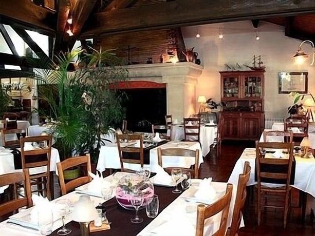 Imagen del bar/restaurante del Hotel La Belle Poule. Foto 7