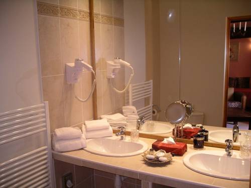 Imagen de la habitación del Hotel La Bergerie Du Cap. Foto 5
