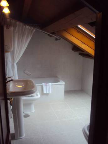 Imagen de la habitación del Hotel La Biesca Sebreñu. Foto 6