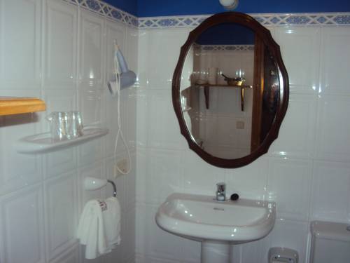 Imagen de la habitación del Hotel La Biesca Sebreñu. Foto 8