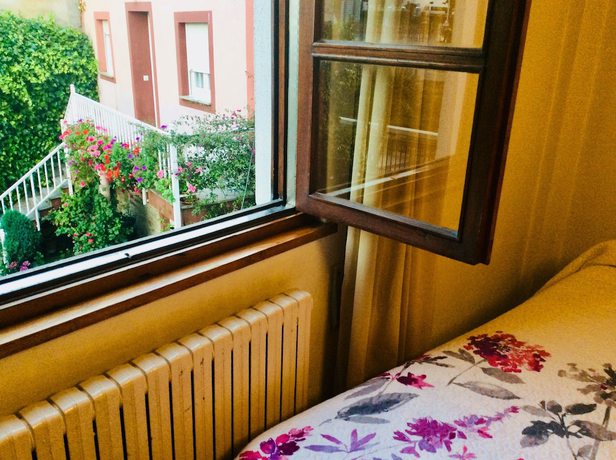 Imagen de la habitación del Hotel La Bilbaina. Foto 4