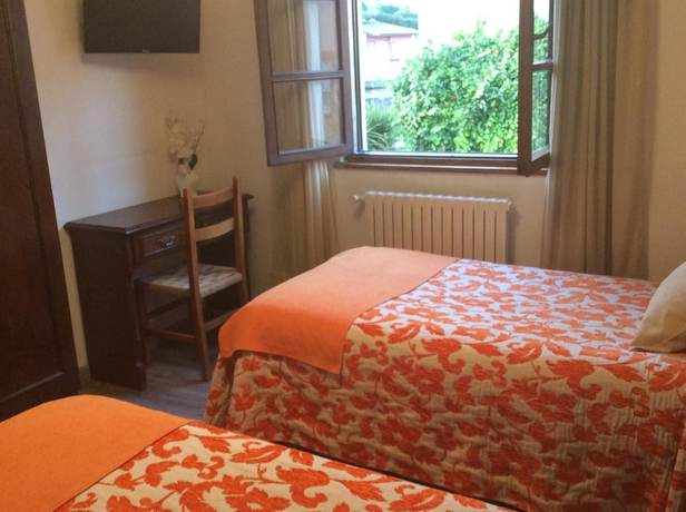 Imagen de la habitación del Hotel La Bilbaina. Foto 6