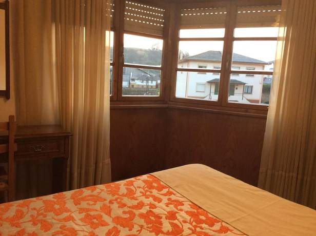 Imagen de la habitación del Hotel La Bilbaina. Foto 10