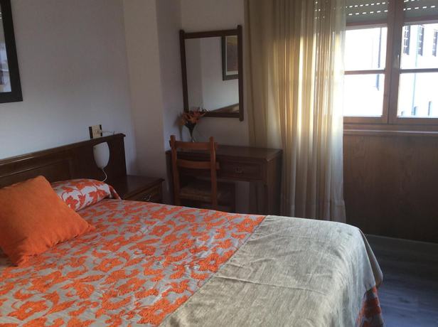 Imagen de la habitación del Hotel La Bilbaina. Foto 11