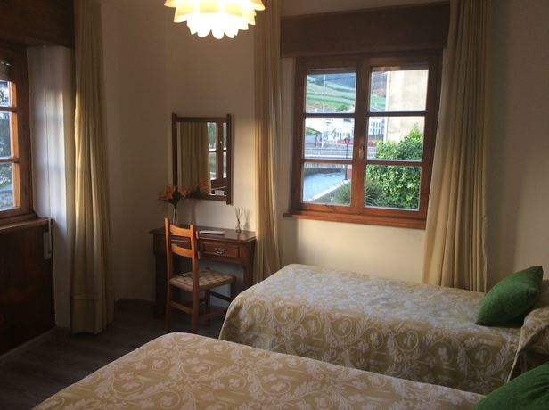 Imagen de la habitación del Hotel La Bilbaina. Foto 14
