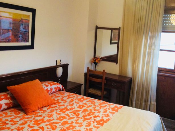 Imagen de la habitación del Hotel La Bilbaina. Foto 17