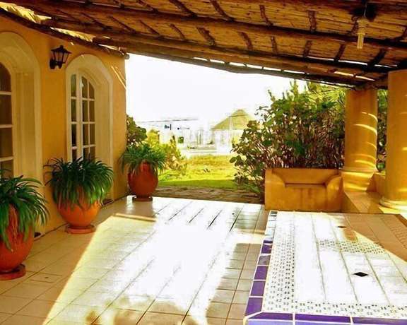 Imagen de los exteriores del Hotel La Bluette. Foto 8