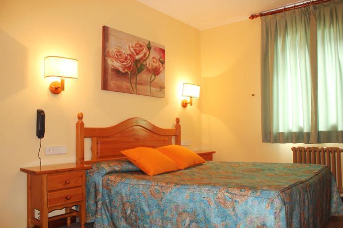 Imagen de la habitación del Hotel La Bonaigua. Foto 5