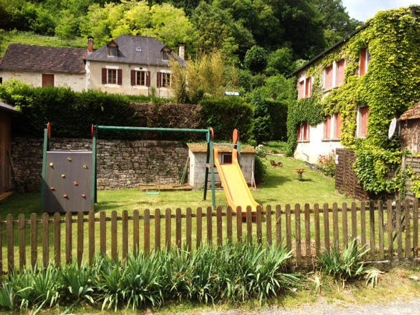 Imagen de los exteriores del Hotel La Bonne Famille. Foto 9