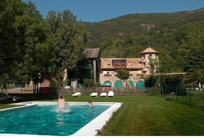Imagen de la piscina del Hotel La Borda de Ritort. Foto 14