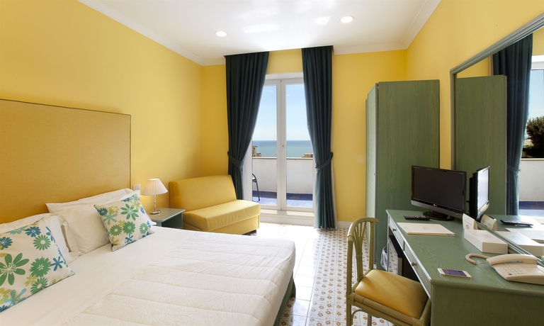 Imagen de la habitación del Hotel La Bougainville. Foto 6