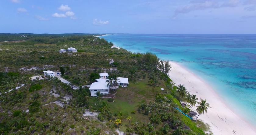 Imagen de los exteriores del Hotel La Bougainvillea and Villas. Foto 4