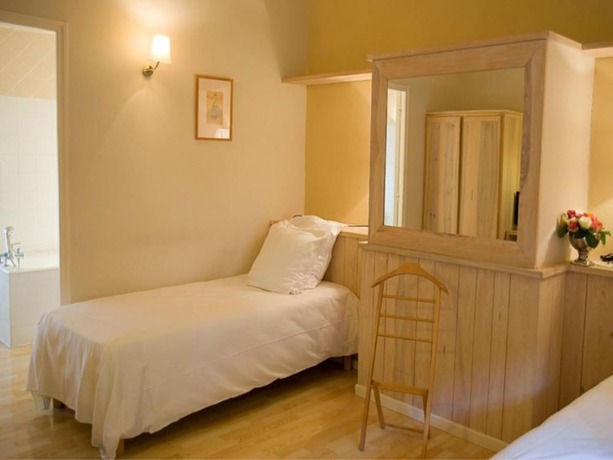 Imagen de la habitación del Hotel La Bougnate. Foto 7