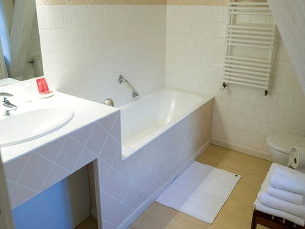 Imagen de la habitación del Hotel La Bougnate. Foto 8