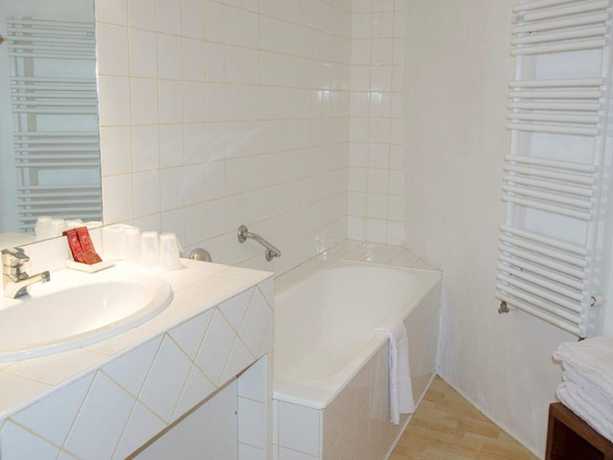 Imagen de la habitación del Hotel La Bougnate. Foto 17