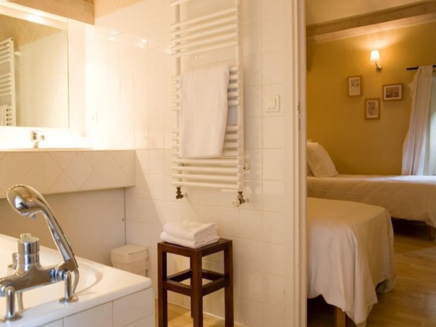 Imagen de la habitación del Hotel La Bougnate. Foto 18