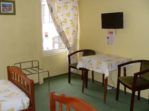 Imagen de la habitación del Hotel La Boule D'or. Foto 5