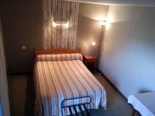 Imagen de la habitación del Hotel La Boule D'or. Foto 11