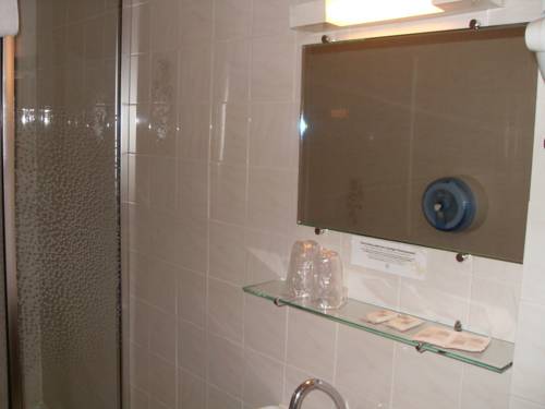 Imagen de la habitación del Hotel La Boule D'or. Foto 13