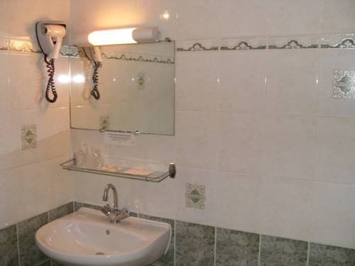 Imagen de la habitación del Hotel La Boule D'or. Foto 15