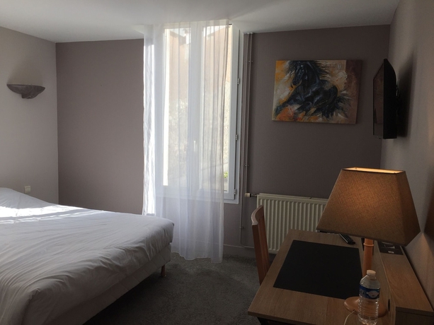 Imagen de la habitación del Hotel La Boule d\'Or. Foto 11