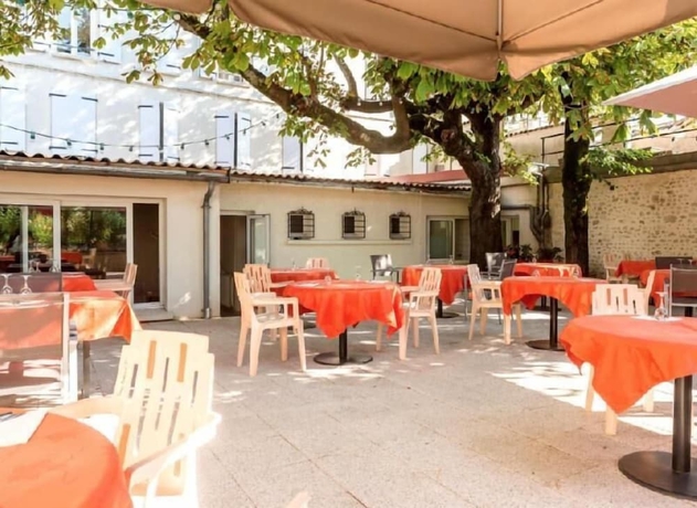 Imagen del bar/restaurante del Hotel La Boule d\'Or. Foto 7