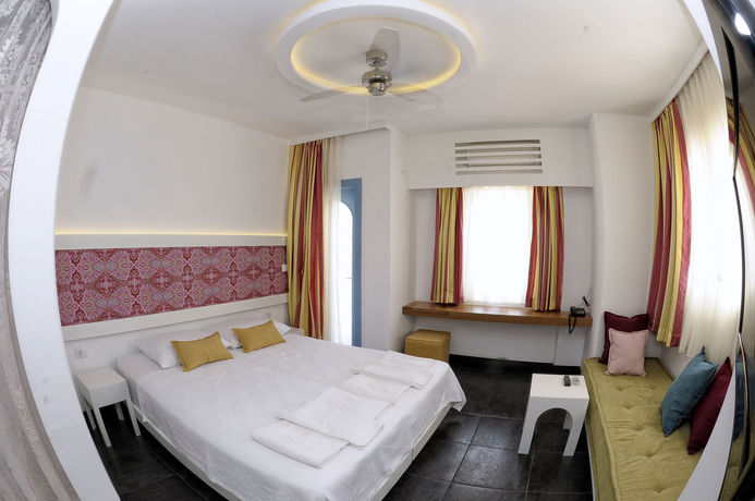 Imagen de los exteriores del Hotel La Brezza Suite and. Foto 13