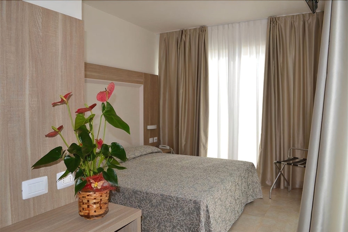 Imagen de la habitación del Hotel La Brunese. Foto 5