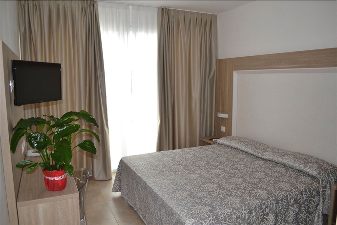 Imagen de la habitación del Hotel La Brunese. Foto 7