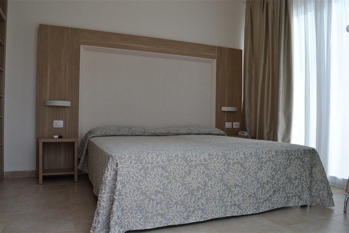 Imagen de la habitación del Hotel La Brunese. Foto 8