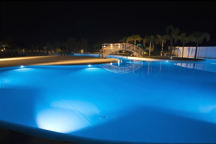 Imagen de la piscina del Hotel La Brunese. Foto 18