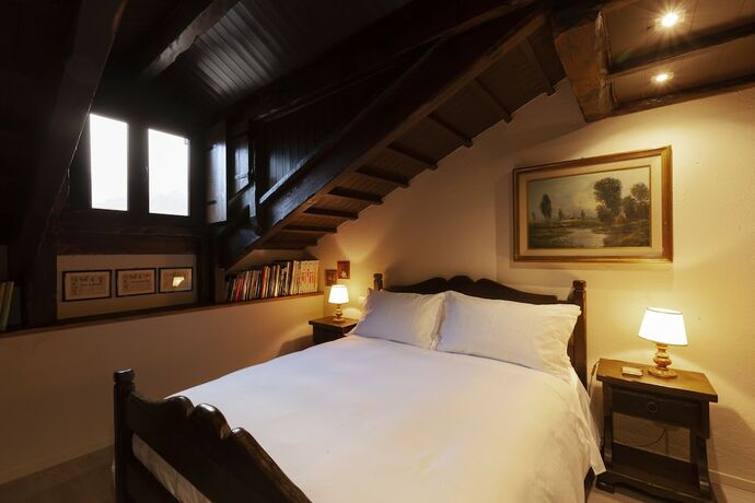 Imagen general del Hotel La Bursch. Foto 4